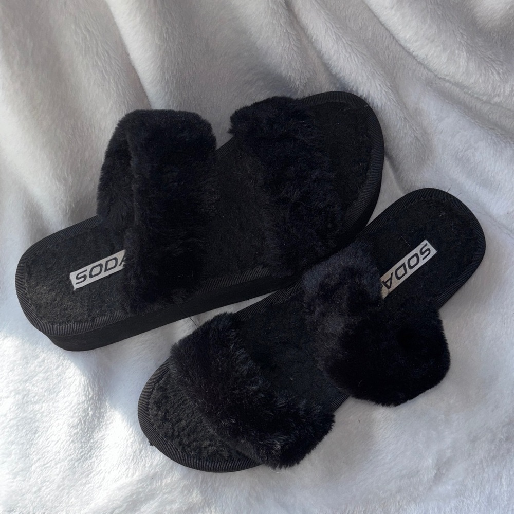 Black Fuzzy Platform Sandals - Picture 3 of 6